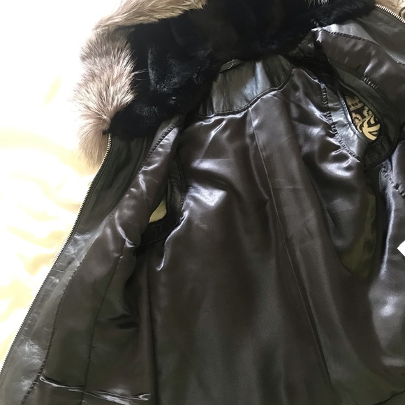 Brand new fur vest - Picture 5 of 7